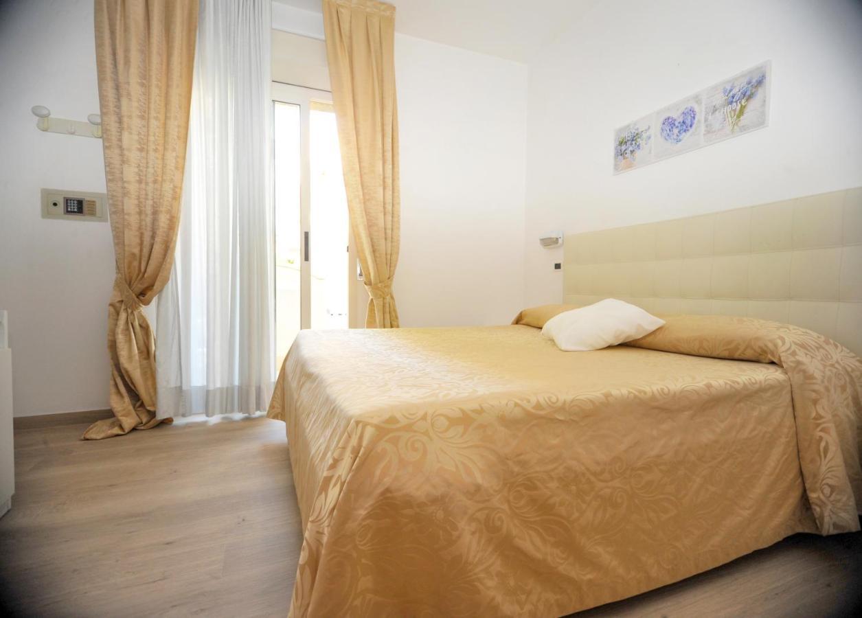 Hotel Tulipe Nazionale Річчоне Екстер'єр фото