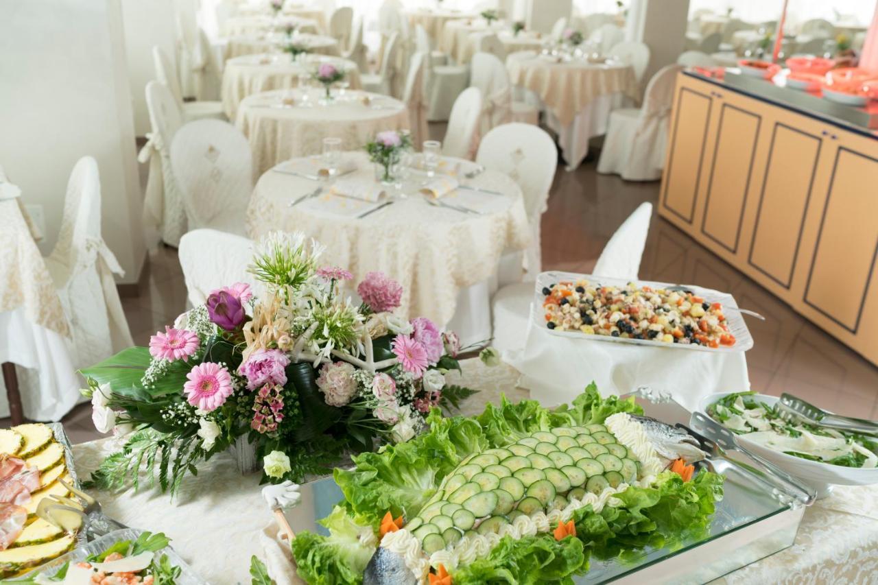 Hotel Tulipe Nazionale Річчоне Екстер'єр фото