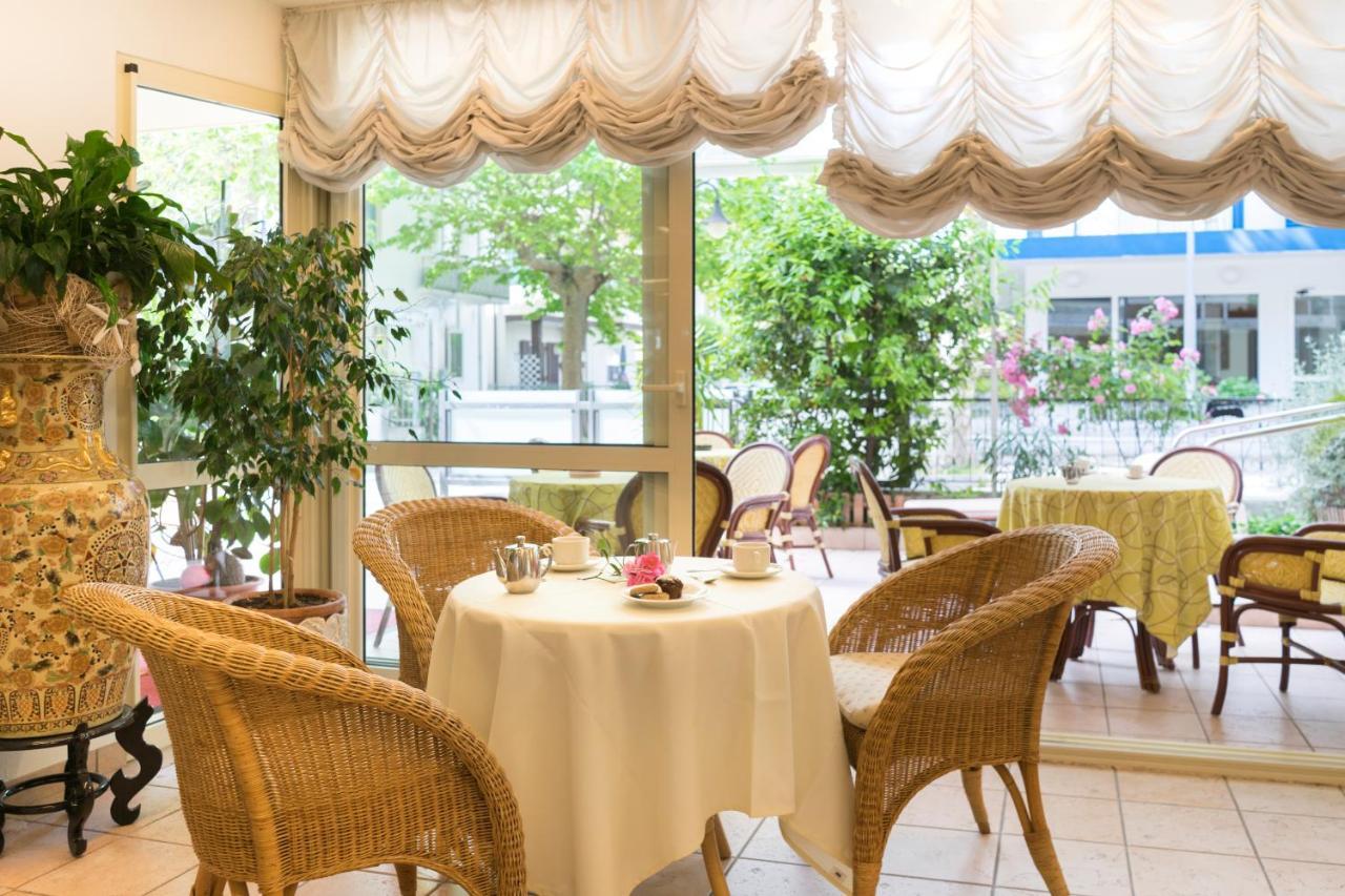 Hotel Tulipe Nazionale Річчоне Екстер'єр фото